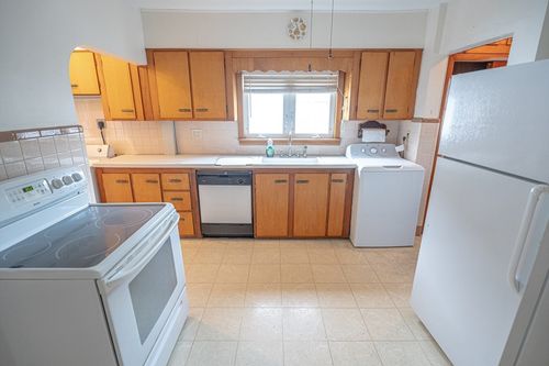 2-130 Francis St, Everett, MA, 02149-4903 | Card Image