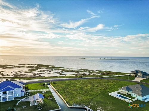 20 Northpointe Dr, Rockport, TX, 78382-7340 | Card Image