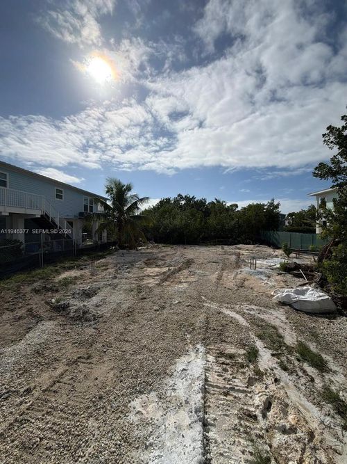 27378 Jamaica Ln, Summerland Key, FL, 33042-5435 | Card Image