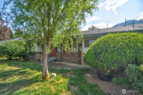 102 Adams Ave, Morton, WA, 98356-9201 | Card Image