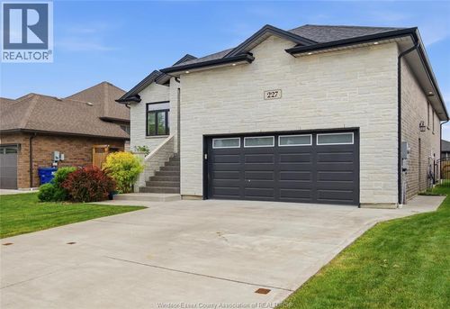 227 Summer St, Belle River, ON, N8L0G7 | Card Image