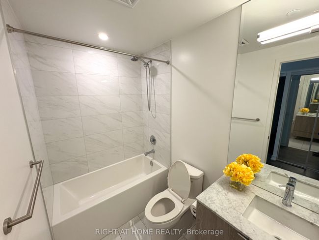 715 - 15 Queens Quay E, Condo with 2 bedrooms, 2 bathrooms and null parking in Toronto ON | Image 13