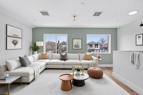 2215 Seymour Ave, Bronx, NY, 10469-5826 | Card Image