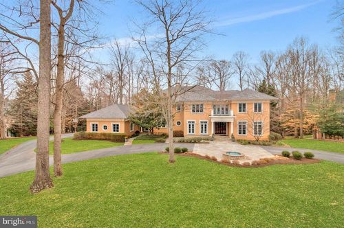 918 Centrillion Dr, MCLEAN, VA, 22102-1451 | Card Image