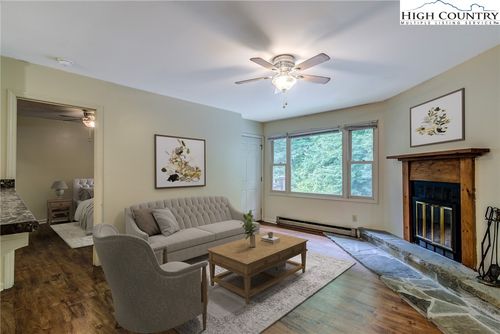 apt-21-200 Pilgrims Way, Boone, NC, 28607-4817 | Card Image