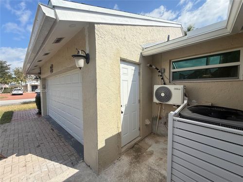 b-15262 Sw 157th Ter, Miami, FL, 33187-5401 | Card Image