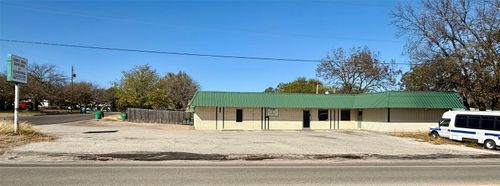 1711 W 5th St, Clifton, TX, 76634-1213 | Card Image