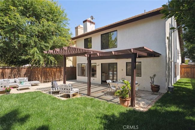 Grassy side yard | Image 43
