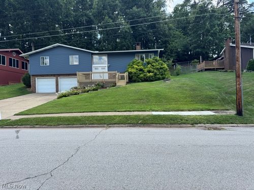 2354 27th Ave, Parkersburg, WV, 26101-7106 | Card Image
