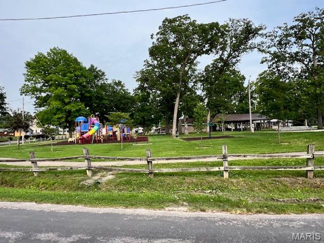 Community Park across the street, behind the home. | Image 26