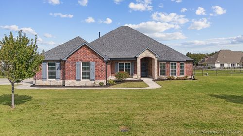 5163 E Hickory Hollow Dr, Claremore, OK, 74019-0420 | Card Image