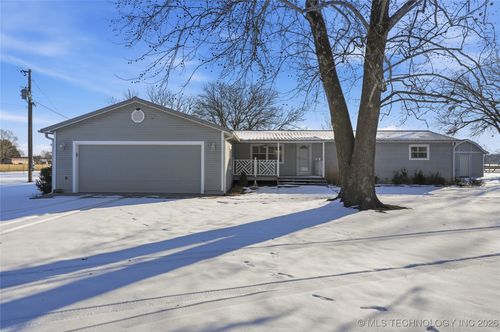 9890 Dentonville Rd, Okmulgee, OK, 74447-9197 | Card Image