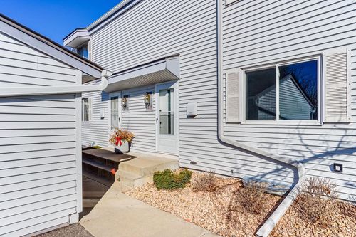 2285 Pond Ave E, MAPLEWOOD, MN, 55119-5504 | Card Image