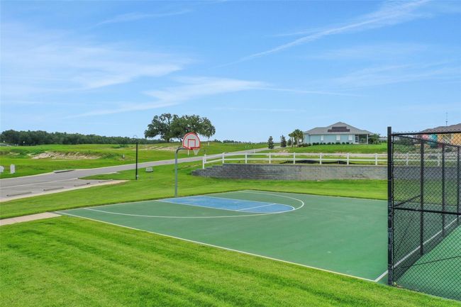 987 Fiesta Key Cir, House other with 2 bedrooms, 2 bathrooms and null parking in LADY LAKE FL | Image 52