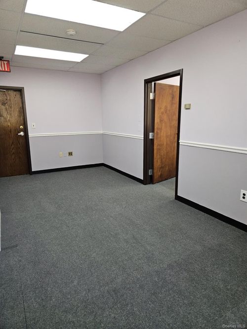 ste-210-293 Route 100, Somers, NY, 10589-3215 | Card Image