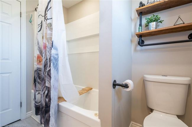 2 Bronte Crt, Townhouse with 4 bedrooms, 4 bathrooms and 3 parking in Dundas ON | Image 27