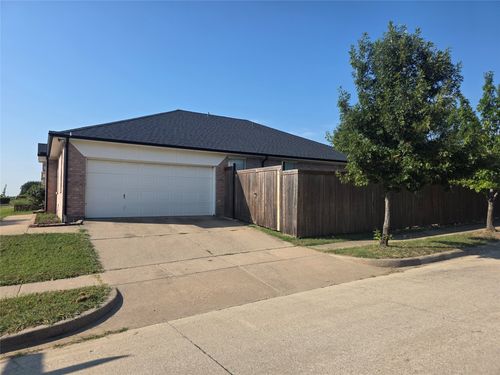 8541 Rainy Lake Dr, Fort Worth, TX, 76244-7937 | Card Image