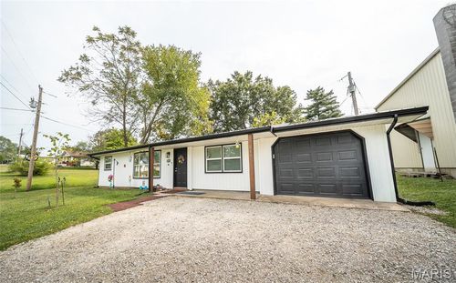 615 W 4th St, Dixon, MO, 65459-8004 | Card Image