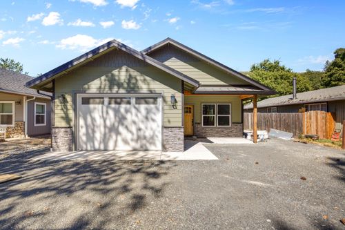 1451 4th Ave, Gold Hill, OR, 97525-9737 | Card Image