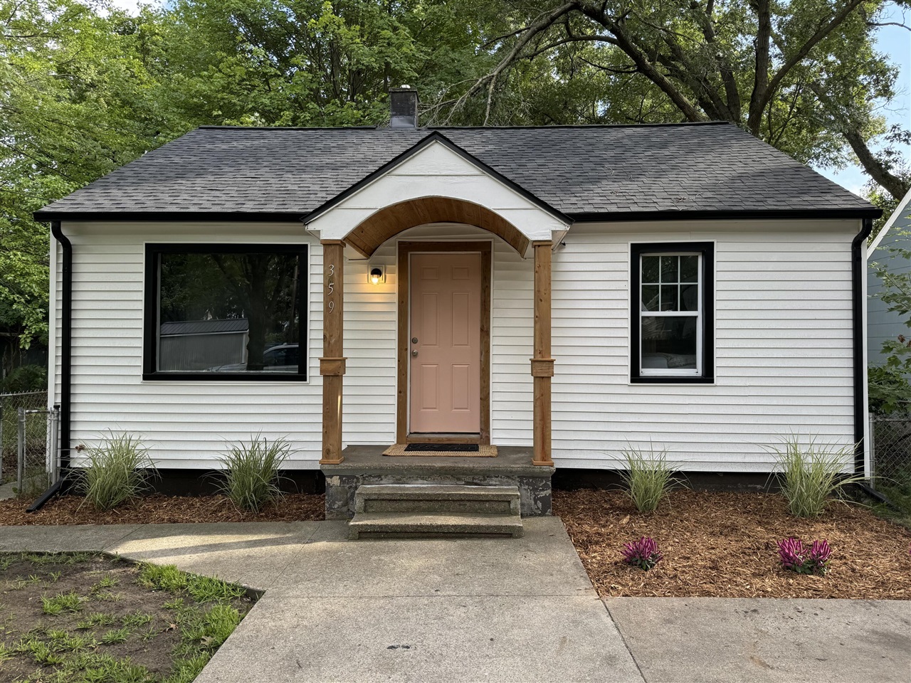 Columbia Ave, Muskegon, MI 49444