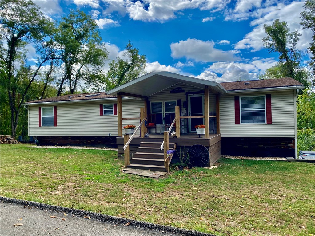 Cummings Ave, Connellsville, PA 15425