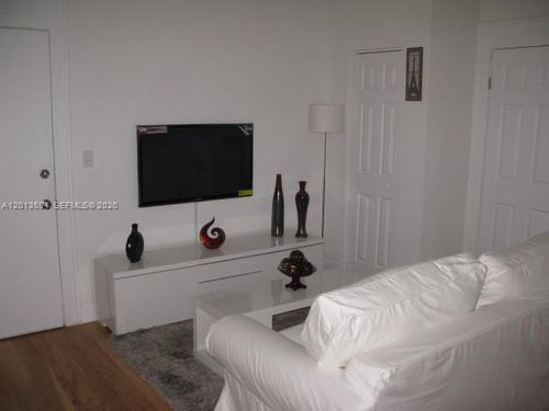 13-1611 Michigan Ave, Miami Beach, FL, 33139-2526 | Card Image