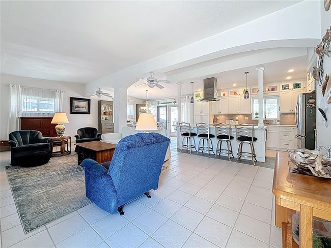 2593 W Vina Del Mar Blvd, House other with 3 bedrooms, 2 bathrooms and null parking in ST PETE BEACH FL | Image 4