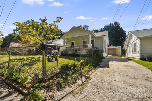29 Oteen Park Pl, Asheville, NC, 28805-2527 | Card Image