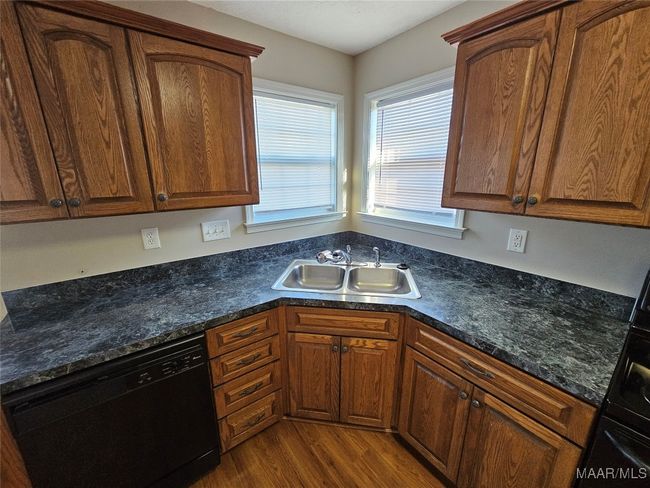 Kitchen sink | Image 12