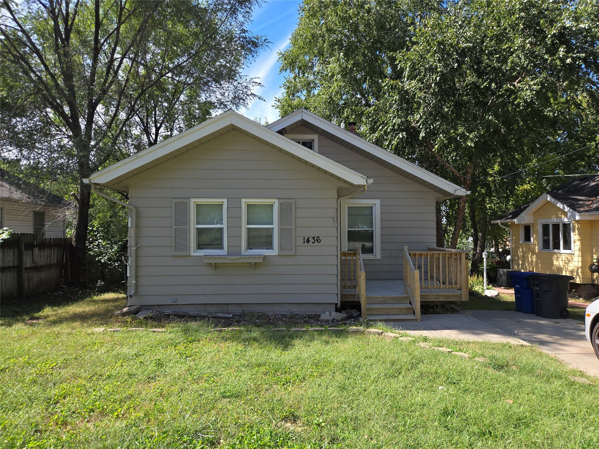 32nd St, Des Moines, IA 50317