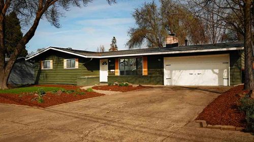 2060 Melody Ln, Medford, OR, 97504-5338 | Card Image