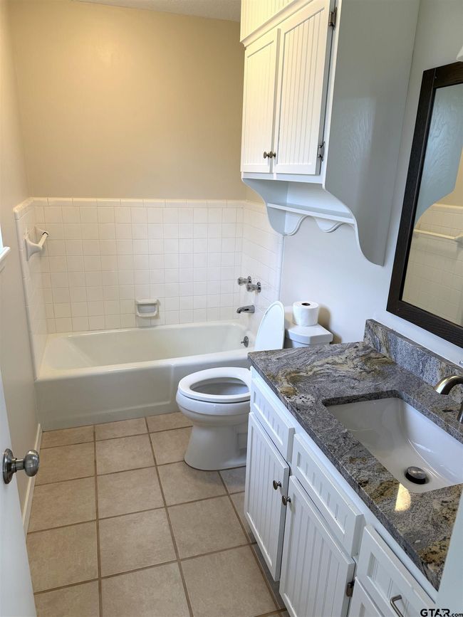 13675 Maple Dr, House other with 3 bedrooms, 2 bathrooms and null parking in Tyler TX | Image 16