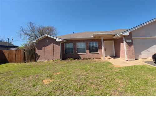 305 China Cv, Elgin, TX, 78621-3066 | Card Image