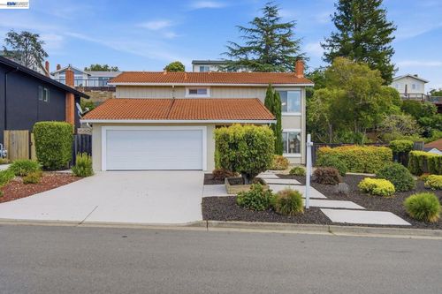 27966 El Portal Dr, Hayward, CA, 94542-2510 | Card Image