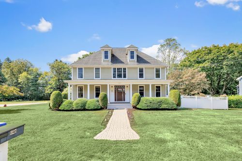 327 Lucille St, Fairfield, CT, 06825-2753 | Card Image