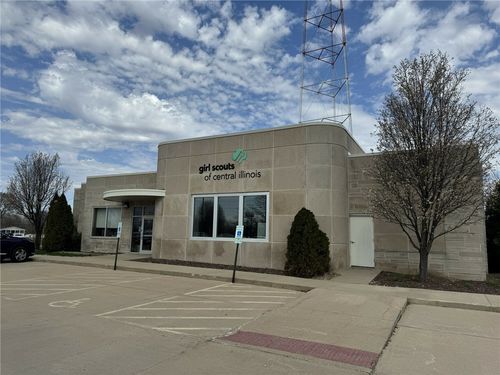 1170 E Pershing Rd, Decatur, IL, 62526-4753 | Card Image