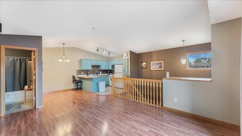 290 12th St Ne, Milaca, MN, 56353-4548 | Card Image