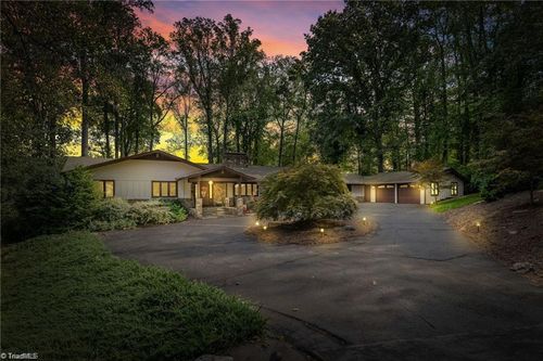 3301 Forsyth Dr, Greensboro, NC, 27407-7223 | Card Image