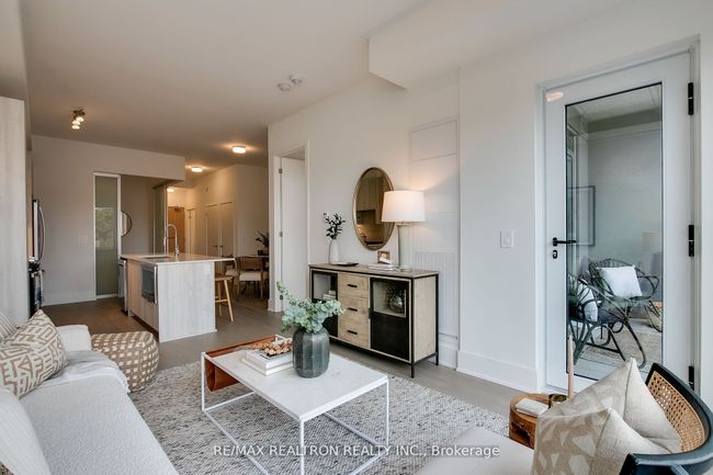 404 - 495 Logan Ave, Condo with 2 bedrooms, 2 bathrooms and 1 parking in Toronto ON | Image 9