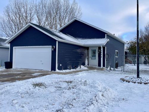 3648 Village Green Ln, Moorhead, MN, 56560-5439 | Card Image