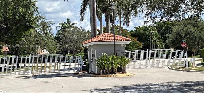 4611 Sw 152 Nd Ter, House other with 4 bedrooms, 3 bathrooms and null parking in Miramar FL | Image 35