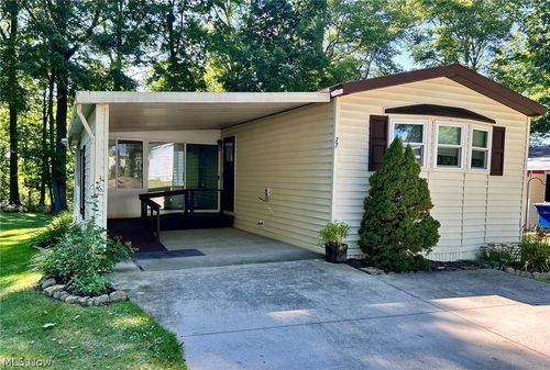 27-1229 Columbiana Lisbon Rd, Columbiana, OH, 44408-2202 | Card Image