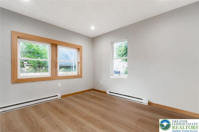 226 Fern St, House other with 4 bedrooms, 2 bathrooms and null parking in Jim Thorpe PA | Image 4