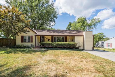 852 S Trail Ridge Drive, House other with 2 bedrooms, 1 bathrooms and null parking in Independence MO | Image 2