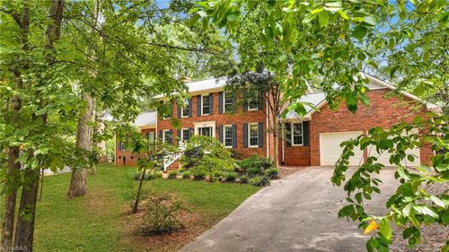 5985 Woodfield Dr, Kernersville, NC, 27284-7450 | Card Image