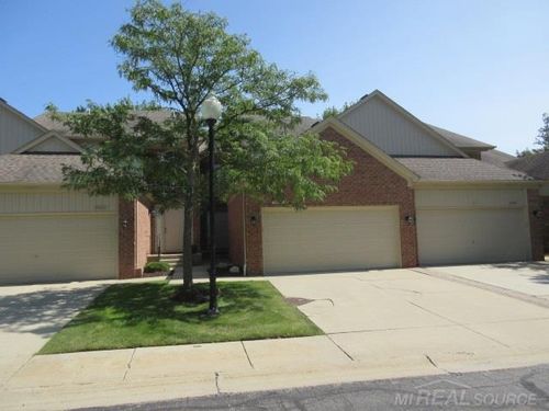 55302 Boardwalk Dr, Shelby Township, MI, 48316-1126 | Card Image