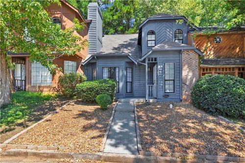 832 Heritage Oaks Dr, Stone Mountain, GA, 30088-2026 | Card Image