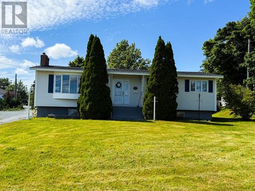 142 Conception Bay Highway, House with 4 bedrooms, 2 bathrooms and null parking in Bay Roberts NL | Card Image