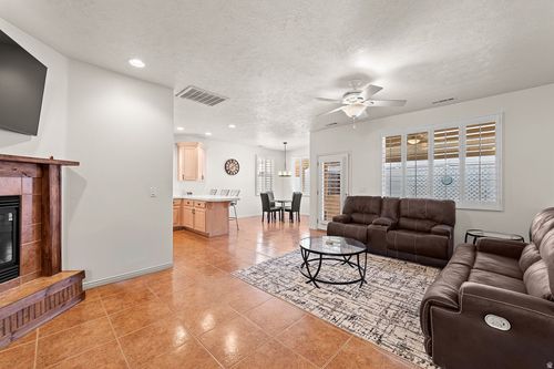 153-1360 E Telegraph St, Washington, UT, 84780-2816 | Card Image