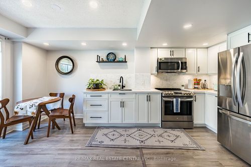 920-16 Laidlaw Street, Toronto, ON, M6K1X2 | Card Image